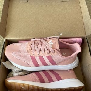 Adidas women’s flashback runner